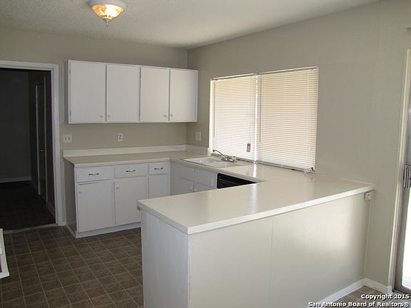 5th image of 4814 Castle Stream Dr