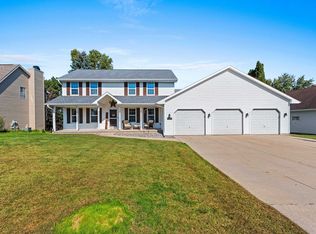 3168 Molly Brown Ln, Green Bay, WI 54313