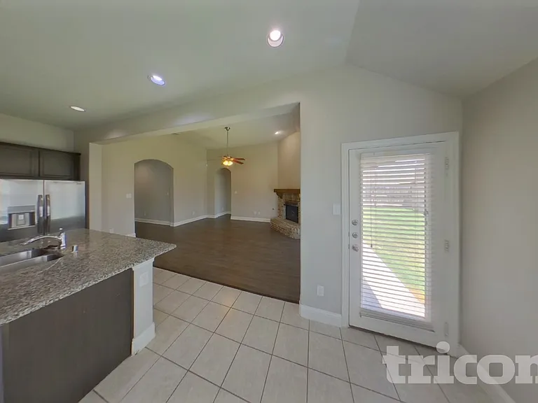 513 Alice Ln — Photo 5