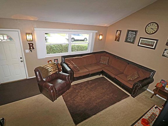 2nd image of 1156 Billie Dr
