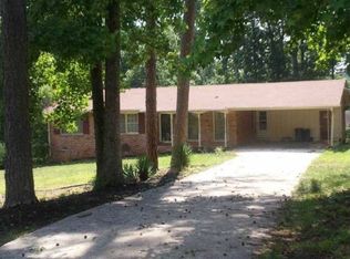 425 Derbyshire Dr, Stone Mountain, GA 30088