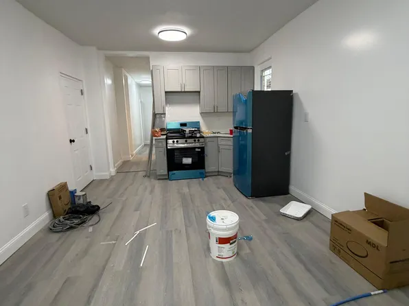 763 Jackson Avenue image 1 of 5