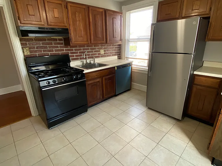 110 Bridge St #2 — Photo 3