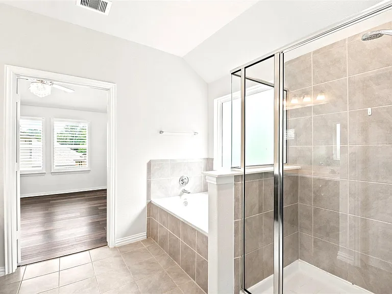 1202 Vilamoura Ct — Photo 29
