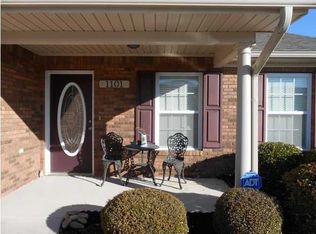 1101 Applebrook Dr, Rossville, GA 30741