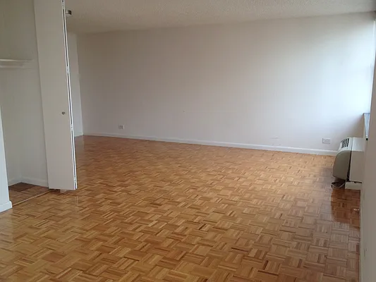 Rented by Realty Operations Group | media 5