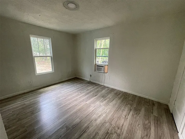 4602 Leffingwell St — Photo 4
