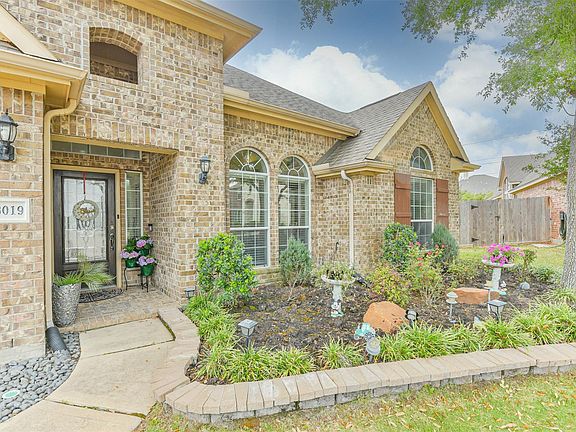 4th image of 28019 Hollyfare Dr