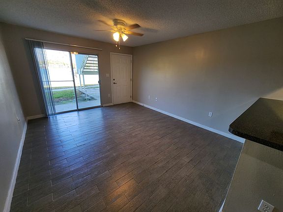 4th image of 220 Lake Parsons Grn Unit 106