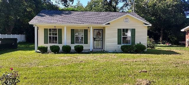 1st image of 113 Pecan Dr