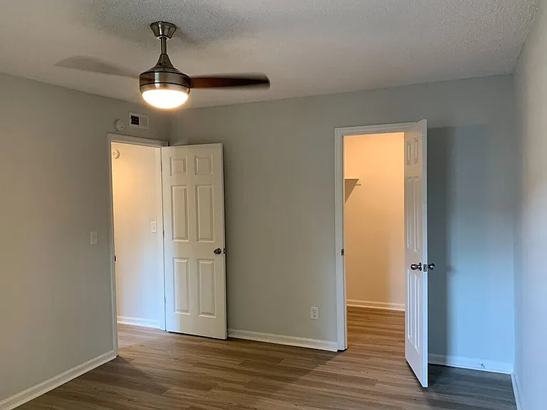 Fully Renovated 2 Bed 1 Bath Apartment By Downtown Summerville! — Photo 8