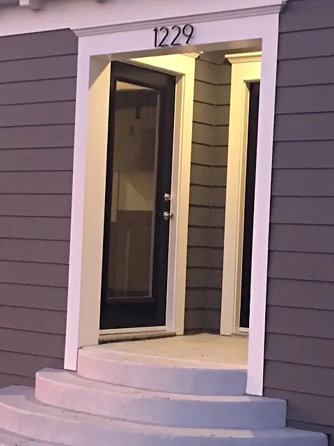 Studio, 250 sqft, $1,925 — Photo 3