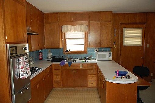 4th image of 1047 Country Club Dr