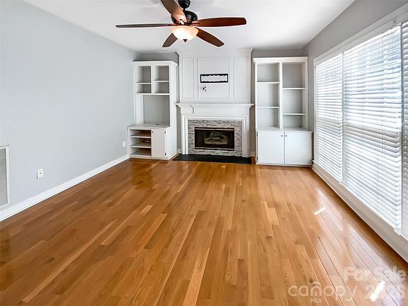 2nd image of 8806 Glenside St