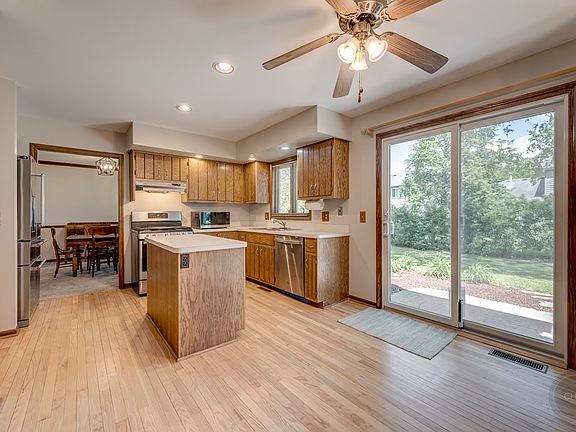 2nd image of 2560 Brockton Cir
