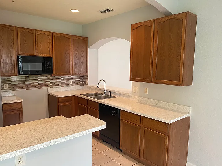 2900 Wentworth Ln — Photo 11