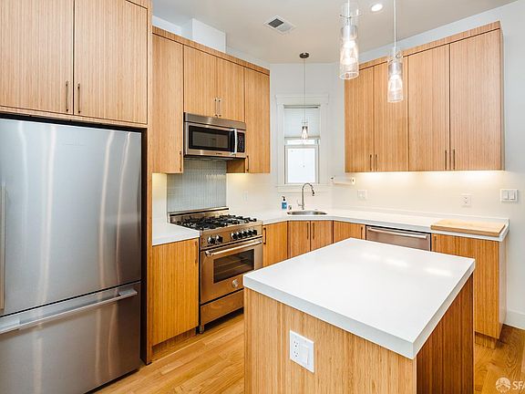 5th image of 972 Dolores St #B