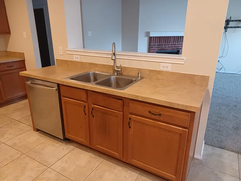 1728 Thorntree Ln — Photo 10