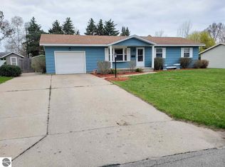 1290 Greenwich St, Manistee, MI 49660