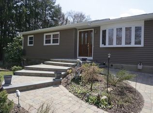 33 Dover Milton Rd, Oak Ridge, NJ 07438