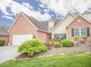 5945 Round Hill Ln #8, Knoxville, TN 37912