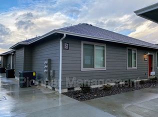 186 Club St, Roseburg, OR 97470