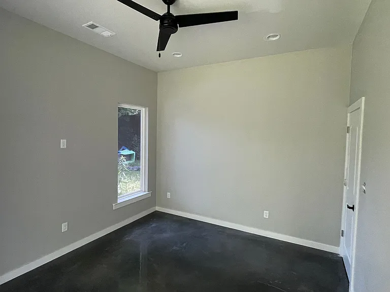 801 N Main St — Photo 15