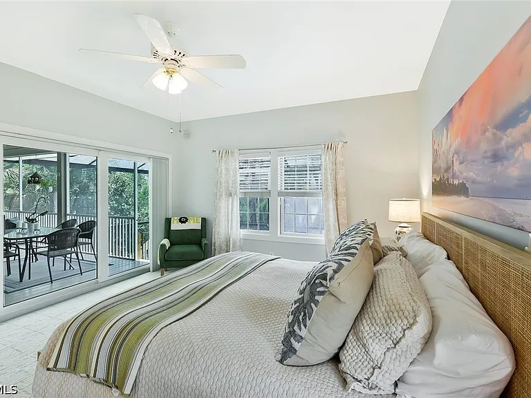 2130 Sunset Cir — Photo 22
