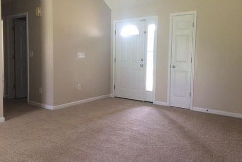 4th image of 171 Lee Road 2066