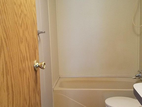 2nd image of 160 Knotty Pine Ln