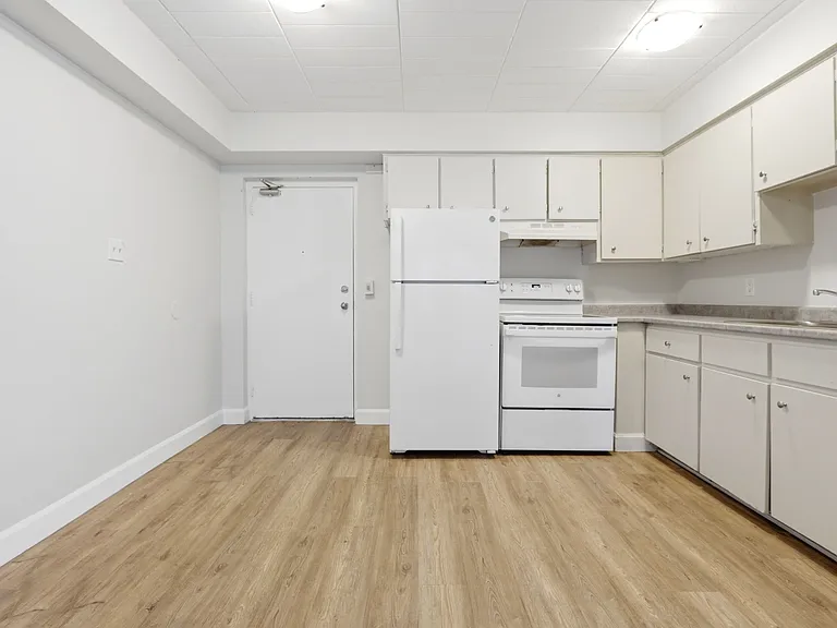 275 Askin Ave #605 — Photo 14