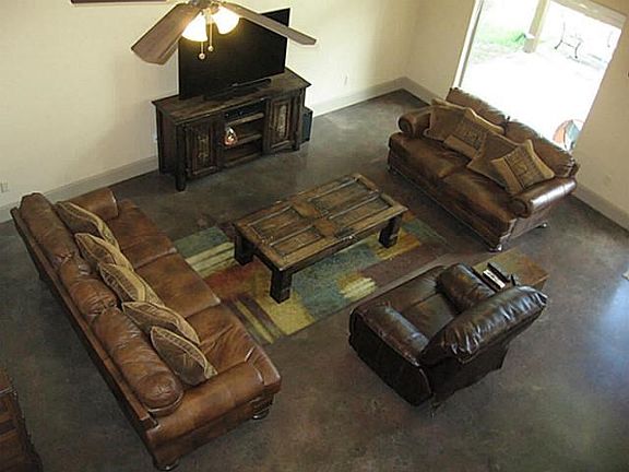 2nd image of 139 Lakeside Ln