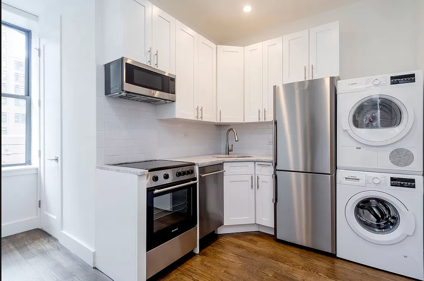 42 Grand Street — Photo 2