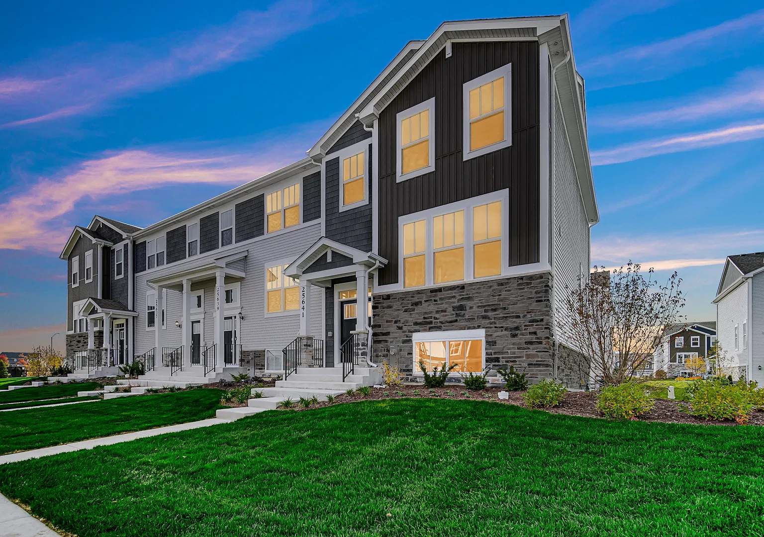 25641 W Wakefield Dr — Photo 3