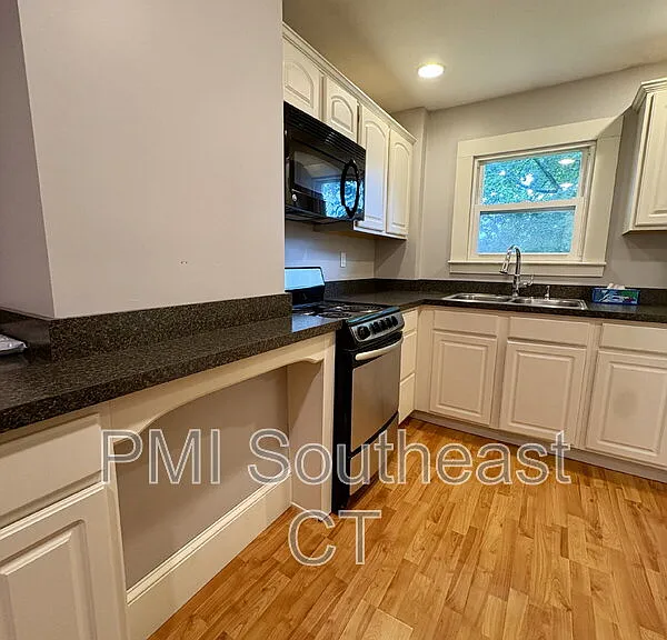 50 Meridian St #2B — Photo 7