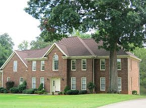1st image of 1033 Stagshaw Ln