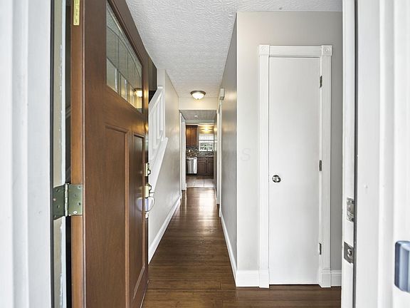 4th image of 914 Windbourne St
