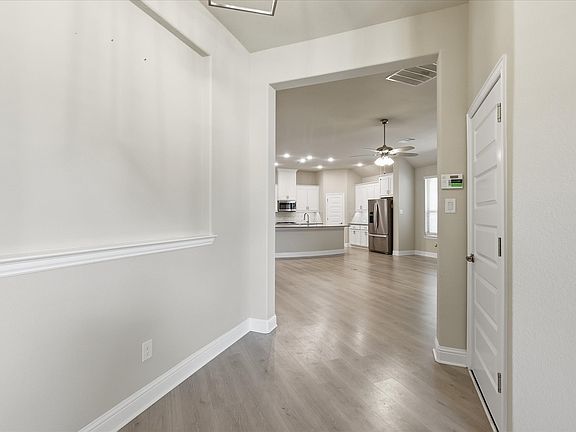 2nd image of 2609 Loxley Dr