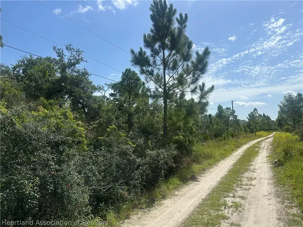 239 Raven Ave, Sebring, FL 33870