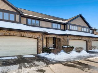 1867 Golf View Dr, Bartlett, IL 60103