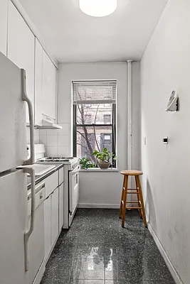 Sold by Douglas Elliman | media 15