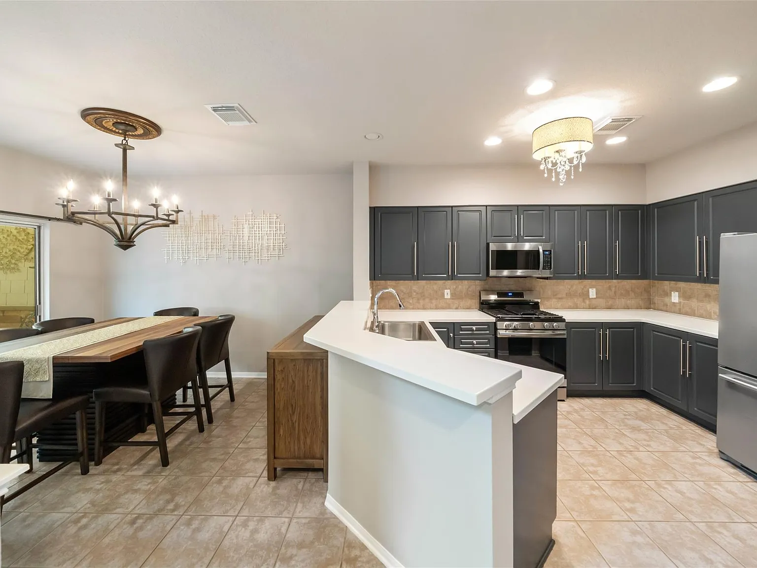 3 bed, 2.5 bath, 1493 sqft, $2,700 — Photo 3