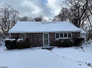 18 South St, Hampton, NJ 08827