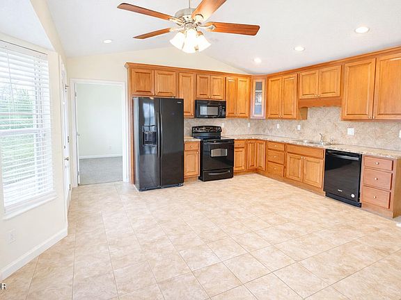 5th image of 2637 Fisherman St