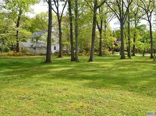 63 Sunny Rd, Saint james, NY 11780