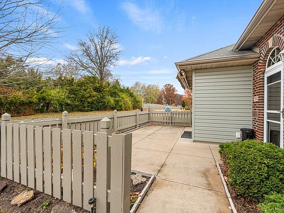3rd image of 7002 Southlake Knoll Dr