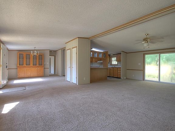 4th image of 79 Dogwood Ln