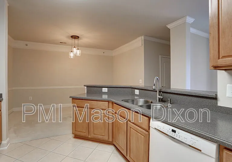 5801 Clipper Ln #404 — Photo 9