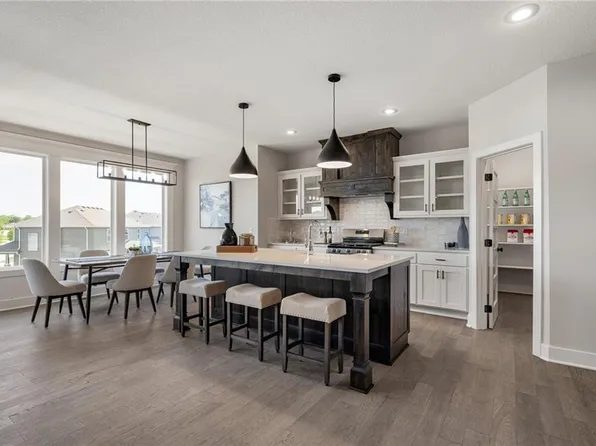 19477 W 114th Ter, Olathe, KS 66061