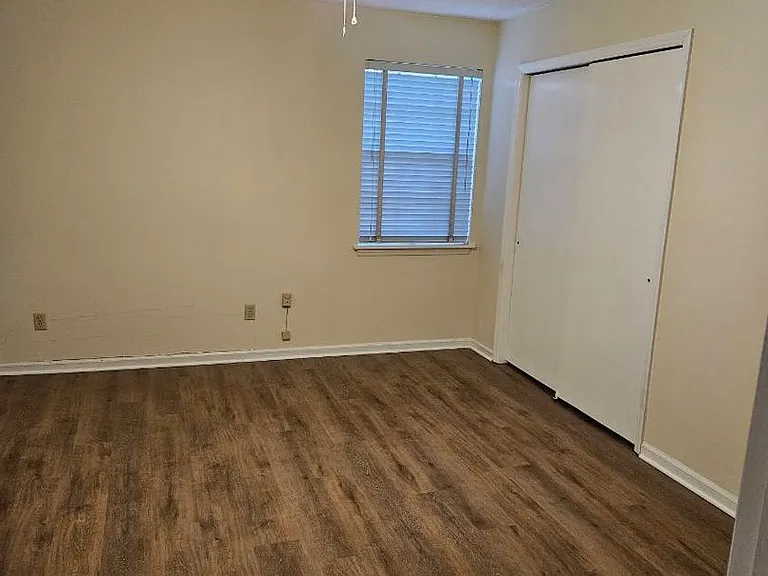 1002 Willow Dr #1 — Photo 8